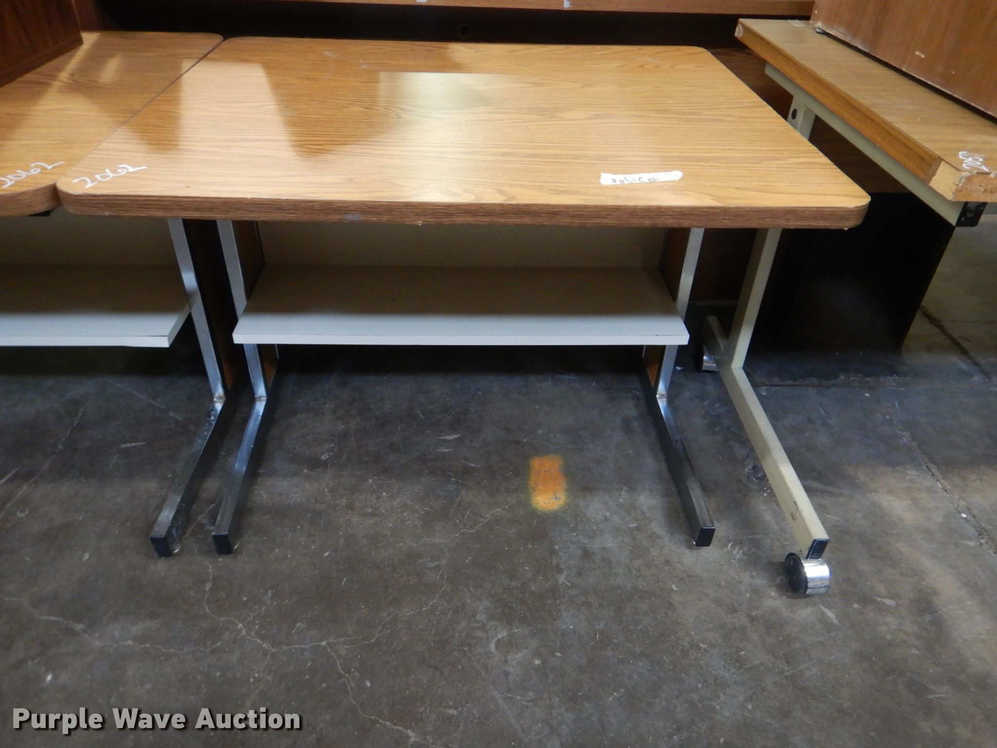 (2) desks in Tulsa, OK Item GO9767 sold Purple Wave