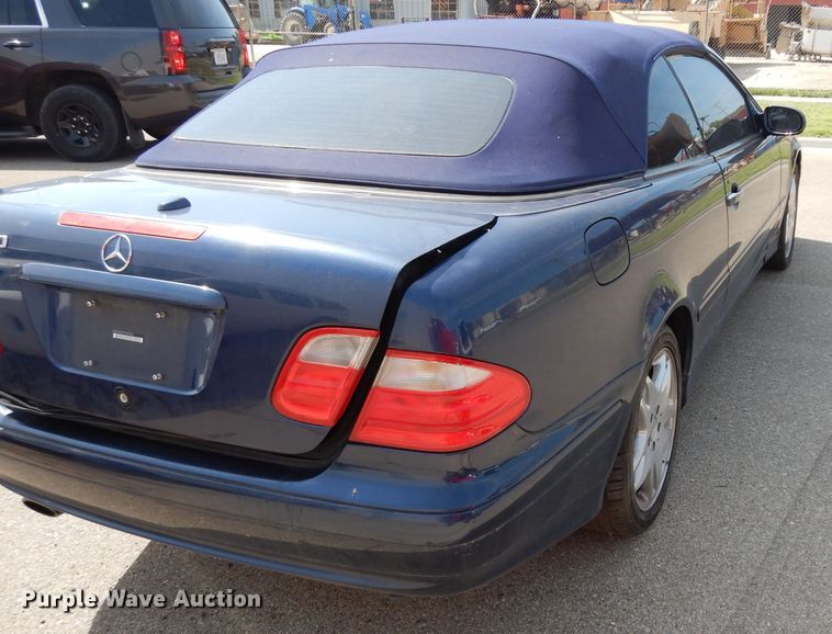 image for item DF4121 2000 Mercedes Benz CLK 320