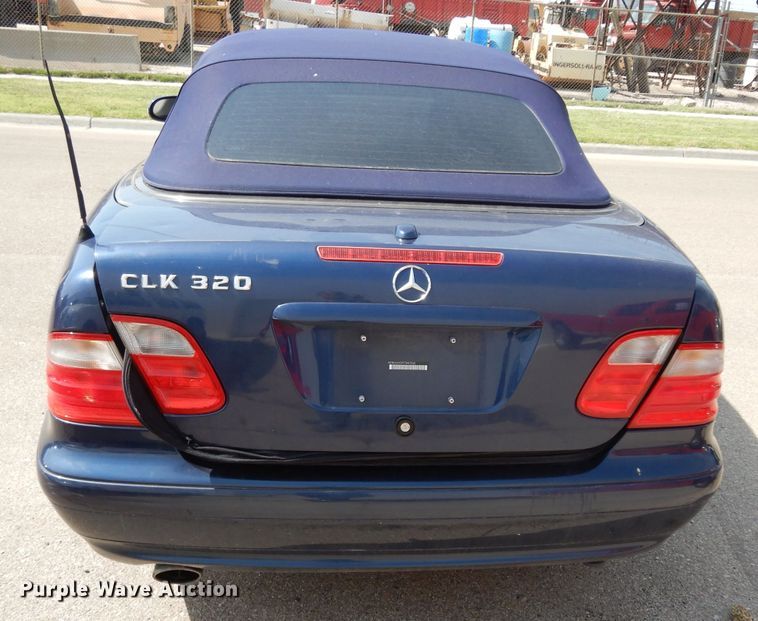 image for item DF4121 2000 Mercedes Benz CLK 320