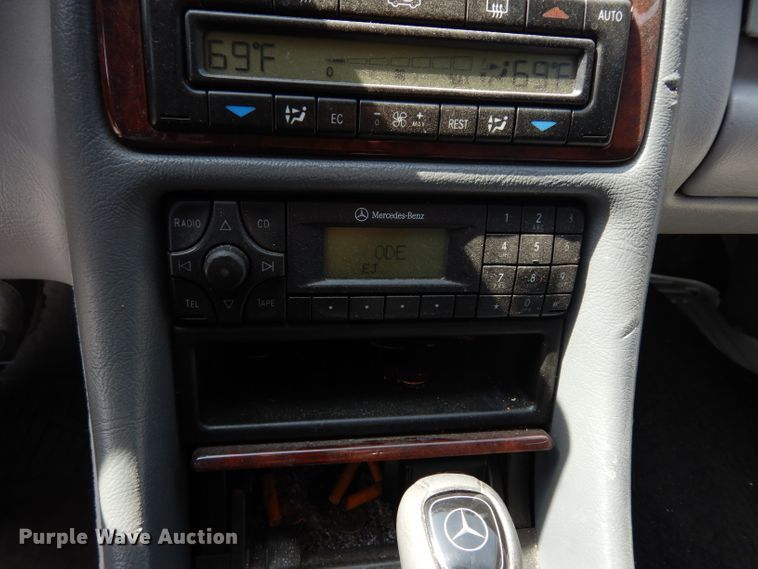 image for item DF4121 2000 Mercedes Benz CLK 320