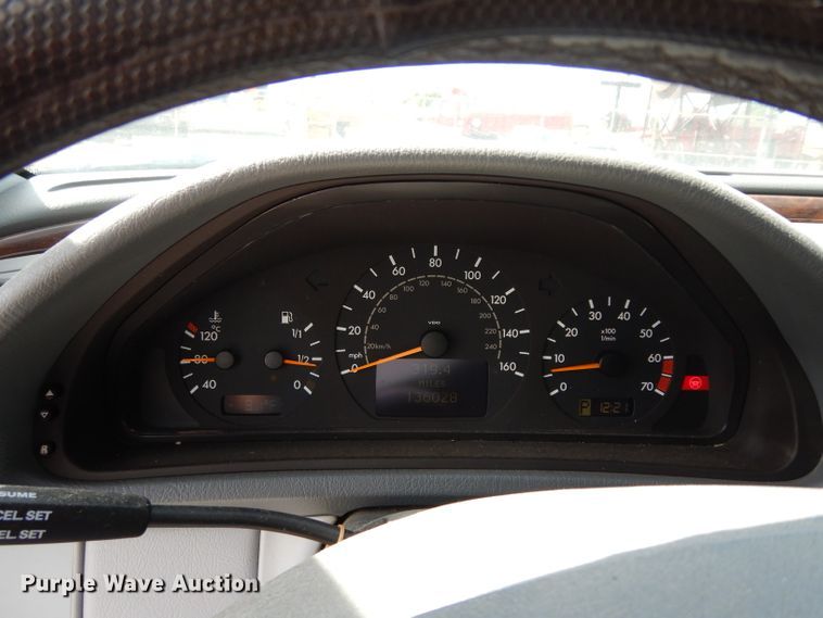 image for item DF4121 2000 Mercedes Benz CLK 320