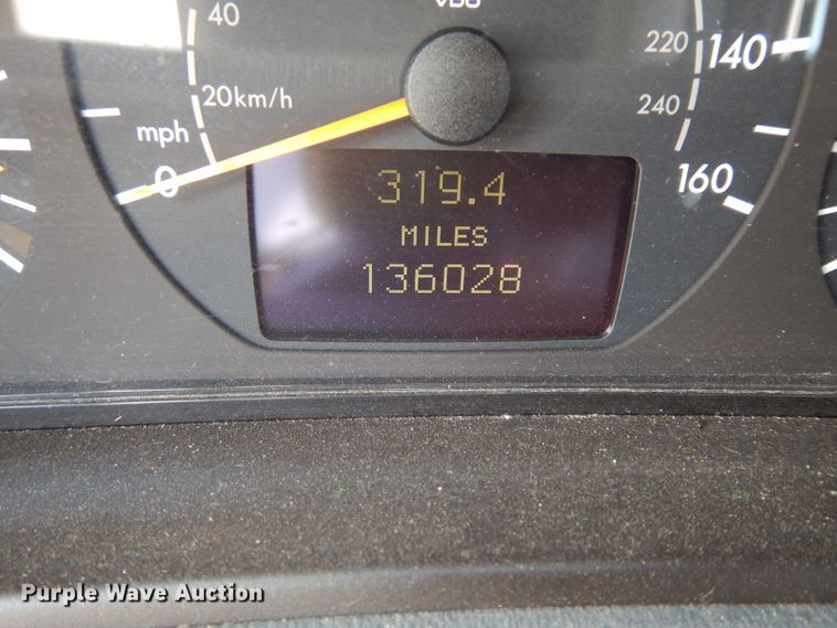 image for item DF4121 2000 Mercedes Benz CLK 320