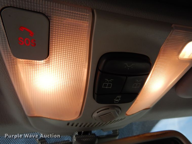 image for item DF4121 2000 Mercedes Benz CLK 320