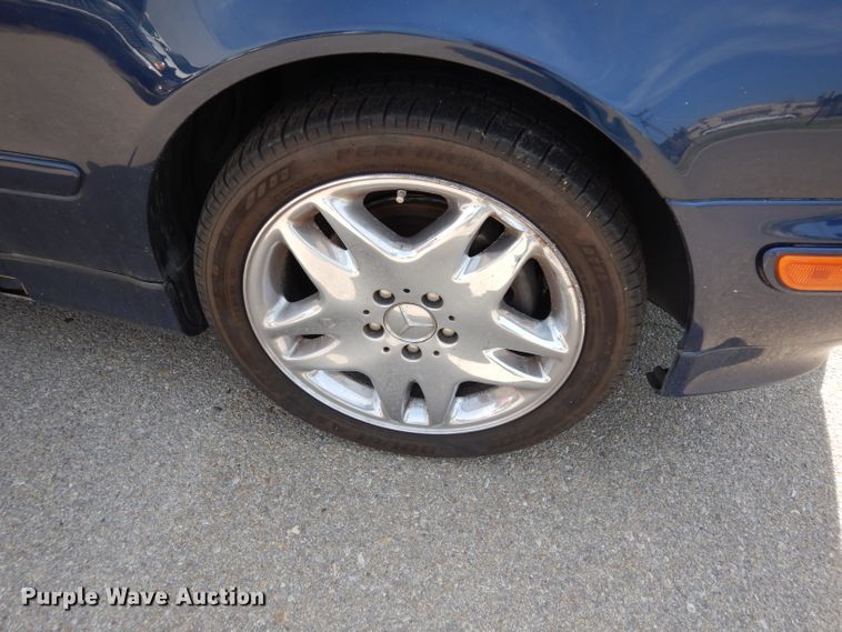 image for item DF4121 2000 Mercedes Benz CLK 320