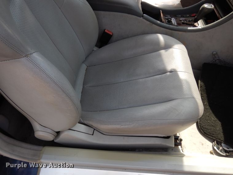 image for item DF4121 2000 Mercedes Benz CLK 320