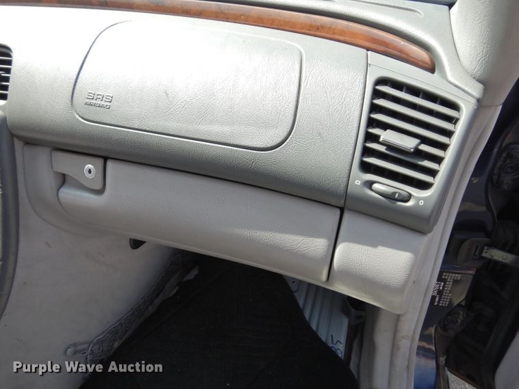 image for item DF4121 2000 Mercedes Benz CLK 320