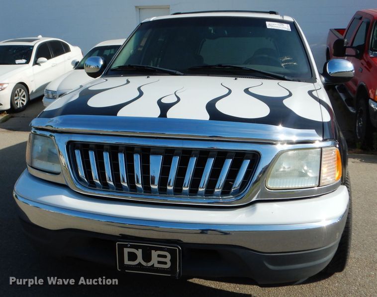 image for item DF4122 2002 Ford Expedition XLT  SUV