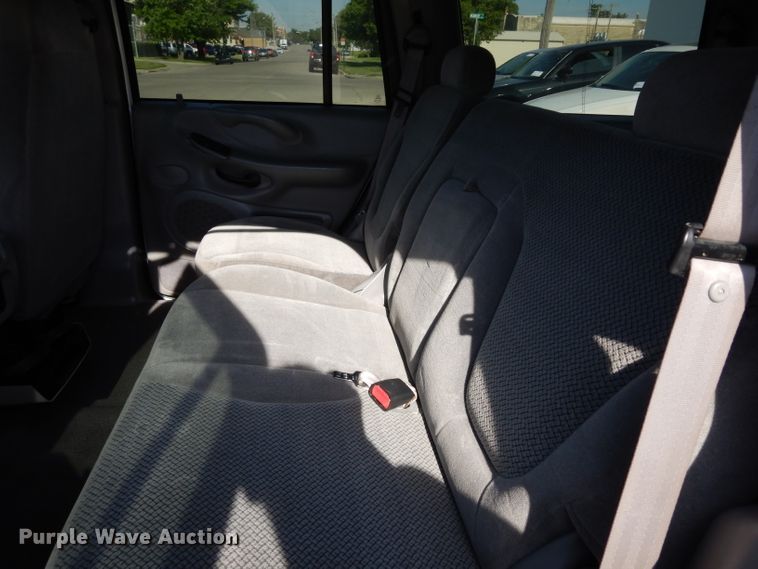 image for item DF4122 2002 Ford Expedition XLT  SUV