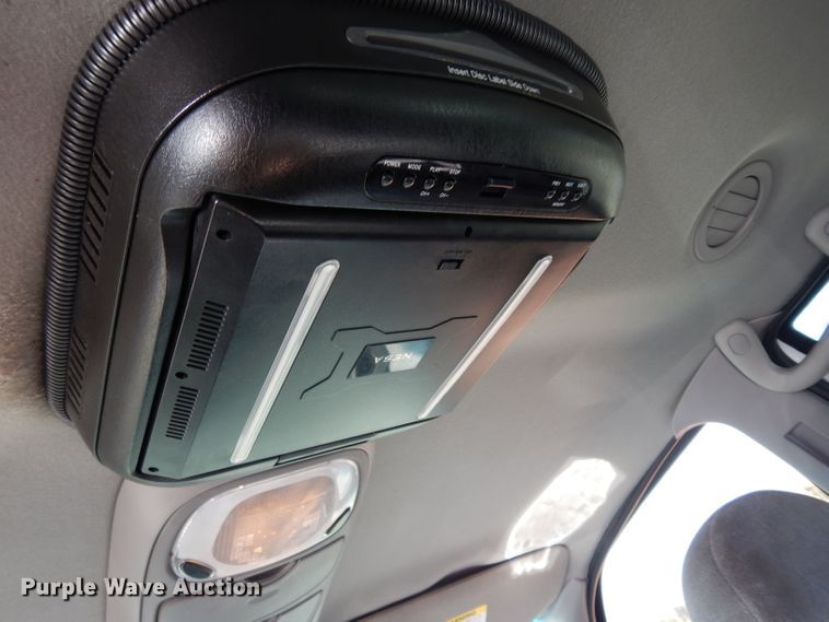 image for item DF4122 2002 Ford Expedition XLT  SUV