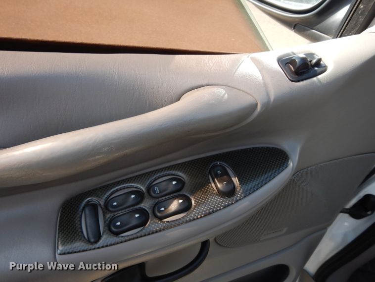 image for item DF4122 2002 Ford Expedition XLT  SUV