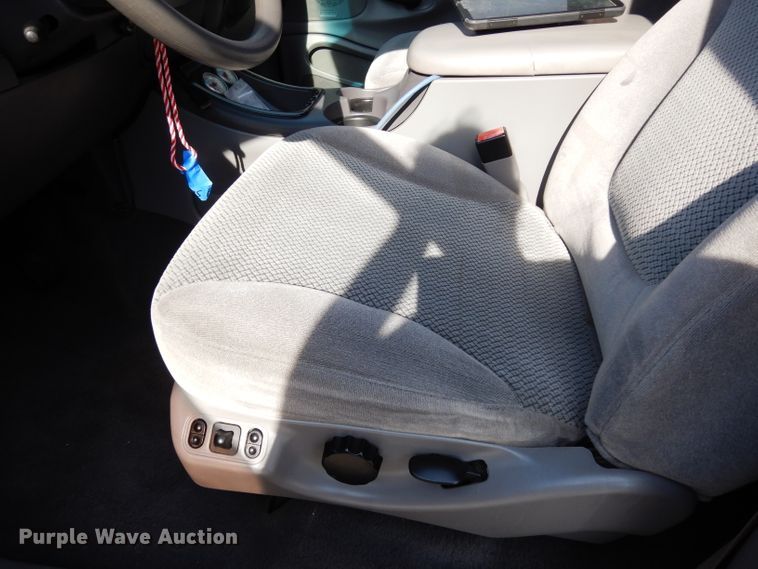 image for item DF4122 2002 Ford Expedition XLT  SUV