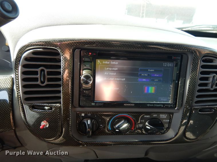 image for item DF4122 2002 Ford Expedition XLT  SUV