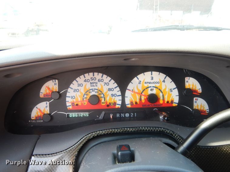 image for item DF4122 2002 Ford Expedition XLT  SUV