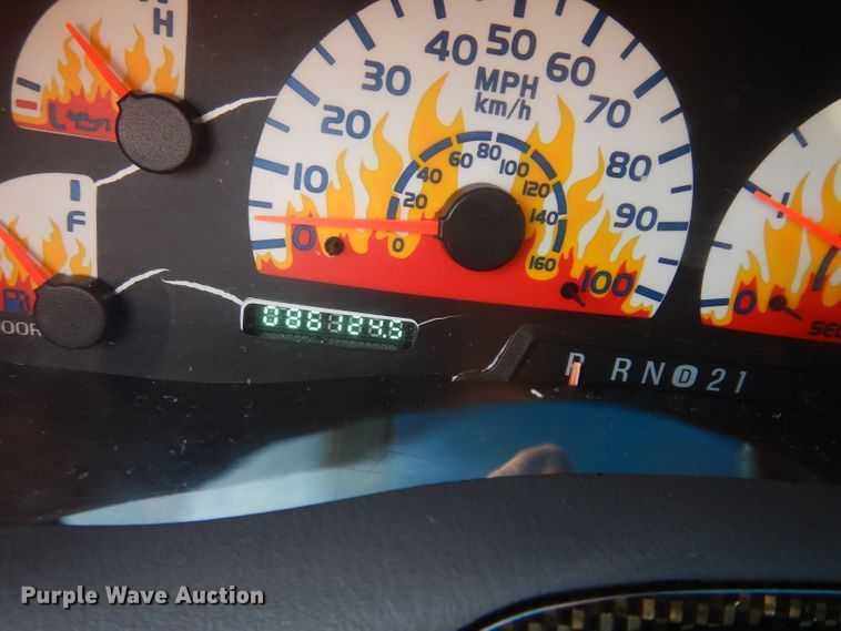 image for item DF4122 2002 Ford Expedition XLT  SUV