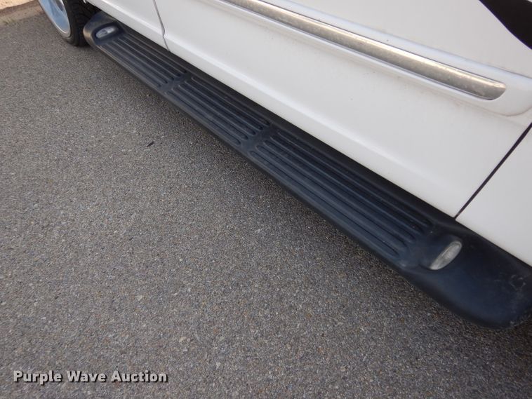 image for item DF4122 2002 Ford Expedition XLT  SUV