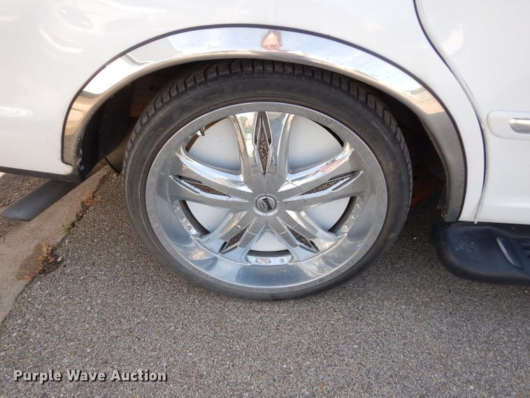 image for item DF4122 2002 Ford Expedition XLT  SUV