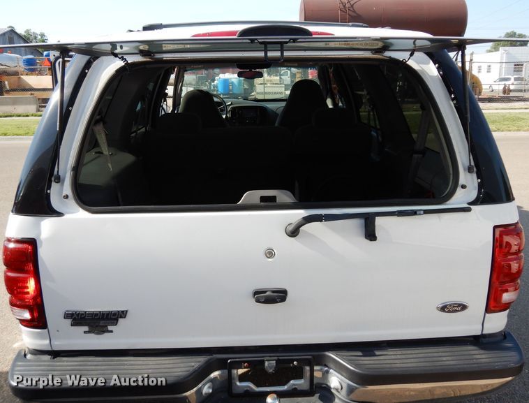image for item DF4122 2002 Ford Expedition XLT  SUV