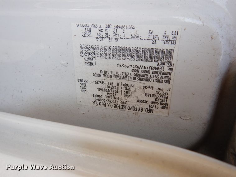 image for item DF4122 2002 Ford Expedition XLT  SUV