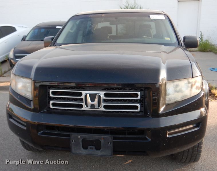 image for item DF4146 2008 Honda Ridgeline  Crew Cab pickup truck