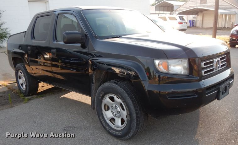 image for item DF4146 2008 Honda Ridgeline  Crew Cab pickup truck