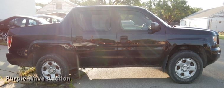 image for item DF4146 2008 Honda Ridgeline  Crew Cab pickup truck
