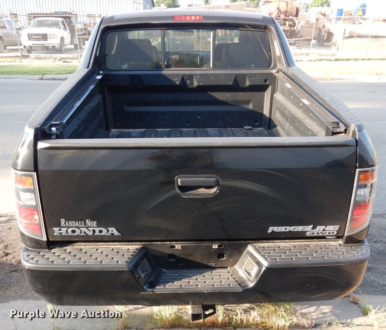 image for item DF4146 2008 Honda Ridgeline  Crew Cab pickup truck