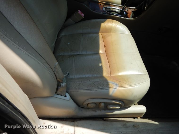 image for item DJ4249 2003 Oldsmobile Aurora