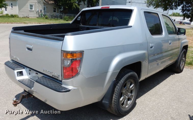 image for item DJ4252 2007 Honda Ridgeline  Crew Cab pickup truck