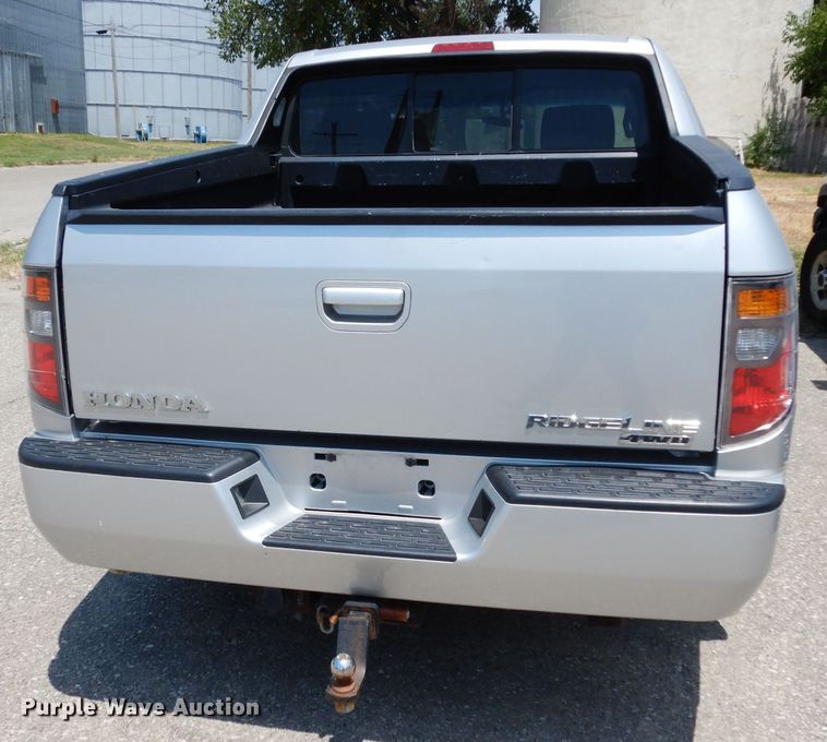 image for item DJ4252 2007 Honda Ridgeline  Crew Cab pickup truck