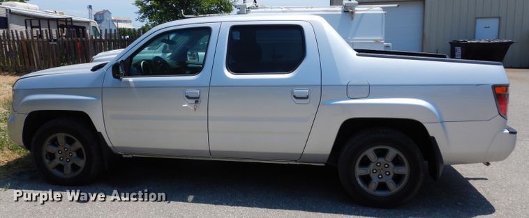 image for item DJ4252 2007 Honda Ridgeline  Crew Cab pickup truck