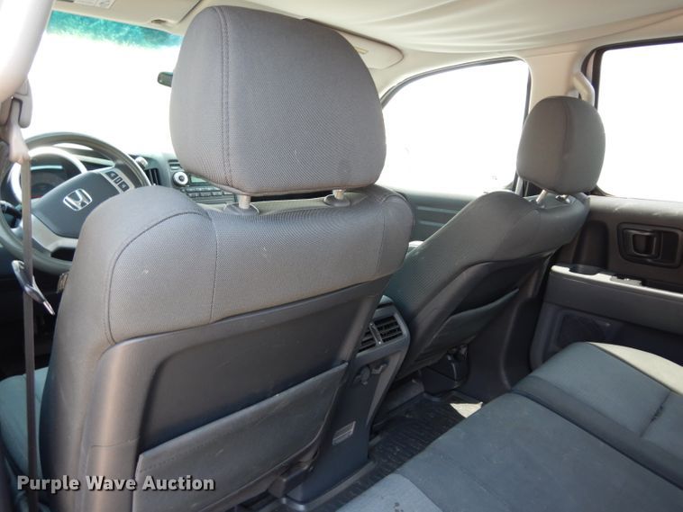 image for item DJ4252 2007 Honda Ridgeline  Crew Cab pickup truck