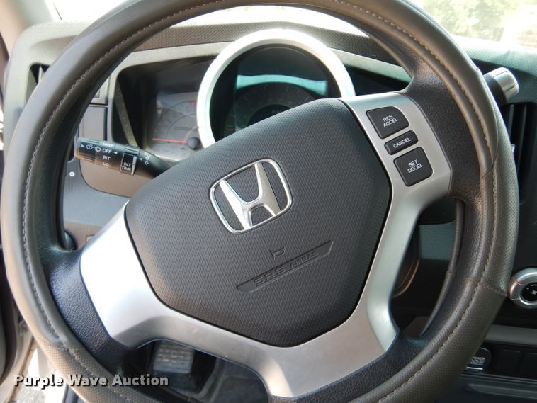 image for item DJ4252 2007 Honda Ridgeline  Crew Cab pickup truck
