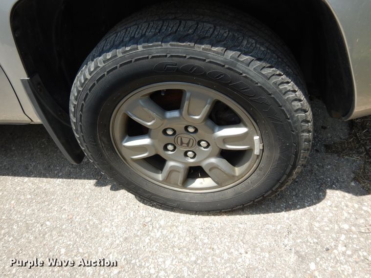 image for item DJ4252 2007 Honda Ridgeline  Crew Cab pickup truck