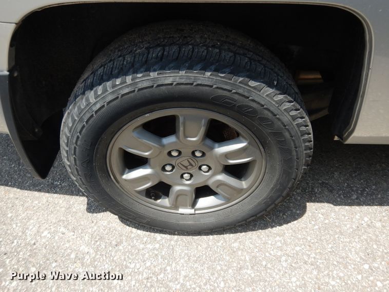 image for item DJ4252 2007 Honda Ridgeline  Crew Cab pickup truck