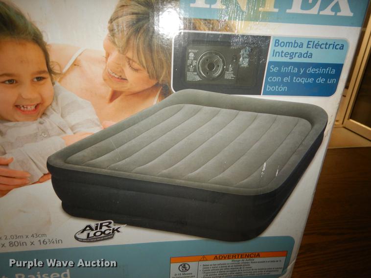 image for item EK9320 Intex Queen Deluxe pillow rest raised air mattress
