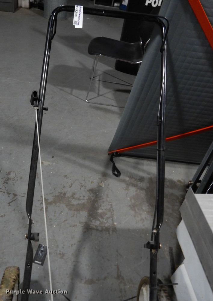 image for item HV9289 Lawn equipment