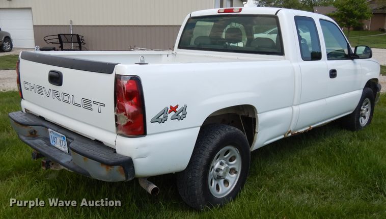 image for item DE5803 2005 Chevrolet Silverado 1500  Ext. Cab pickup truck
