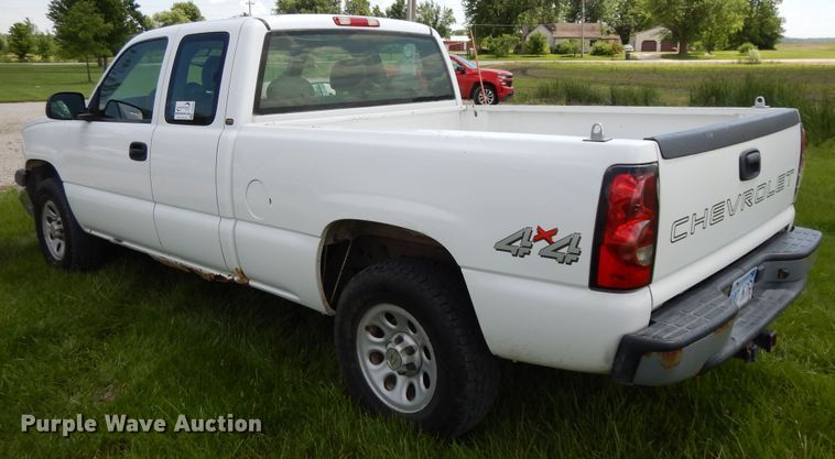 image for item DE5803 2005 Chevrolet Silverado 1500  Ext. Cab pickup truck