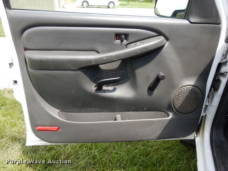 image for item DE5803 2005 Chevrolet Silverado 1500  Ext. Cab pickup truck