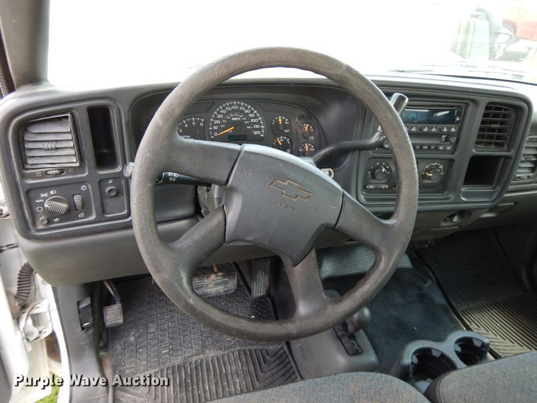 image for item DE5803 2005 Chevrolet Silverado 1500  Ext. Cab pickup truck