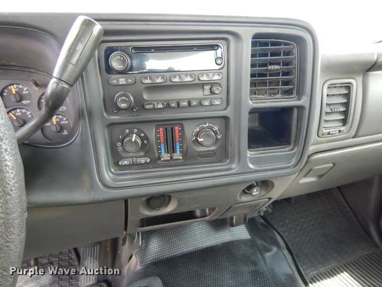 image for item DE5803 2005 Chevrolet Silverado 1500  Ext. Cab pickup truck