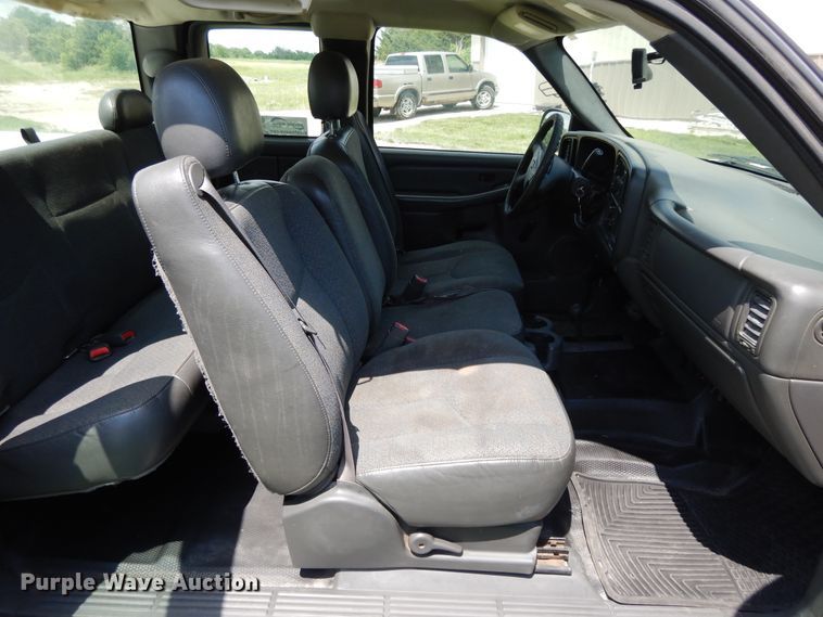 image for item DE5803 2005 Chevrolet Silverado 1500  Ext. Cab pickup truck