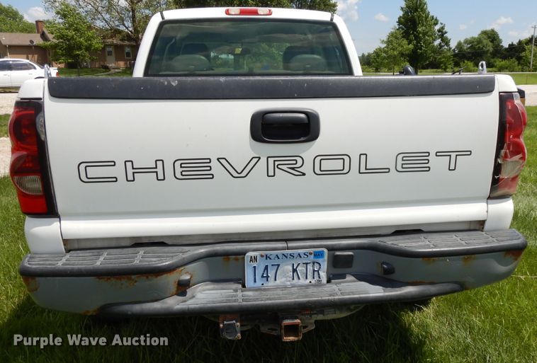 image for item DE5803 2005 Chevrolet Silverado 1500  Ext. Cab pickup truck