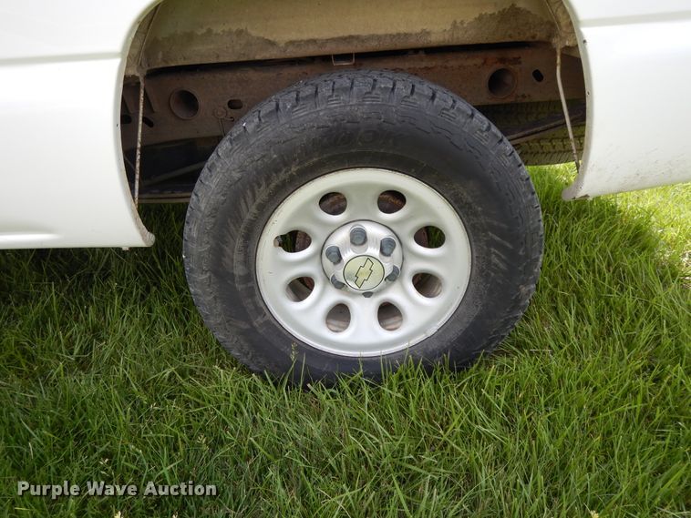 image for item DE5803 2005 Chevrolet Silverado 1500  Ext. Cab pickup truck