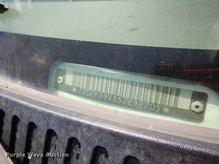 image for item DE5803 2005 Chevrolet Silverado 1500  Ext. Cab pickup truck