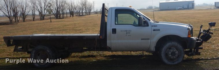 image for item DF3012 2000 Ford F550 Super Duty flatbed truck