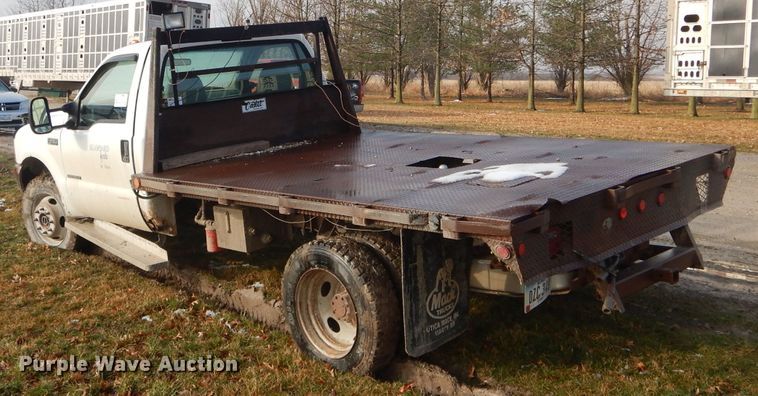 image for item DF3012 2000 Ford F550 Super Duty flatbed truck