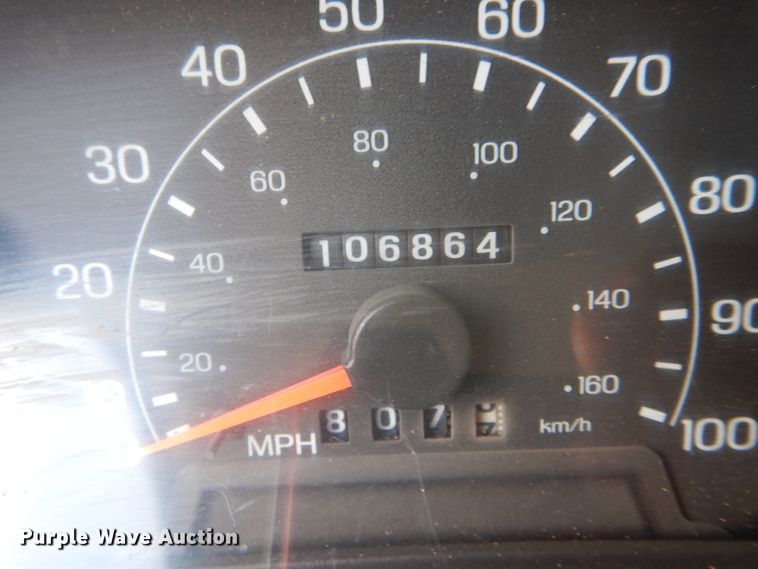 image for item DF3012 2000 Ford F550 Super Duty flatbed truck