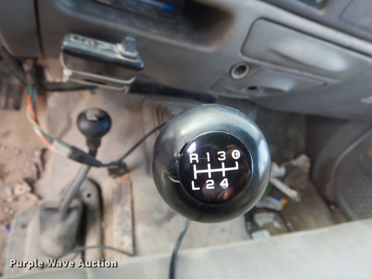 image for item DF3012 2000 Ford F550 Super Duty flatbed truck