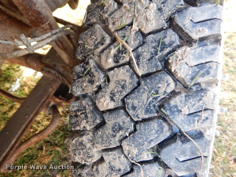 image for item DF3012 2000 Ford F550 Super Duty flatbed truck